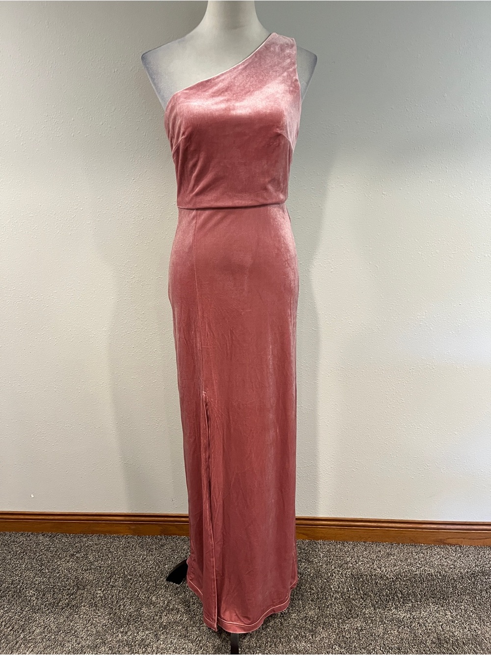 One-Shoulder Velvet Evening Dress in Dusty Rose